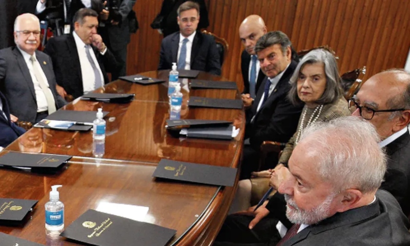 Crise entre os Poderes: Lula contraria Congresso Nacional e aciona STF para tentar retomar aumento do IOF