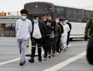 Nova lei na Flórida fortalece direitos de imigrantes com legislação antifraude