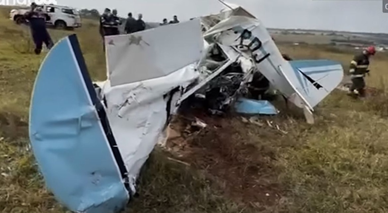 Queda de avião deixa duas pessoas mortas no interior de SP; veja vídeo