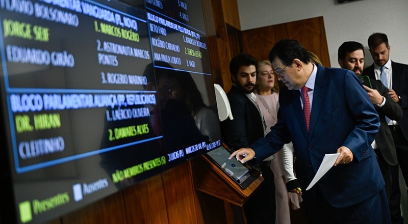 Eduardo Braga defende projeto de governança e reforça compromisso com a gestão eficiente no setor público