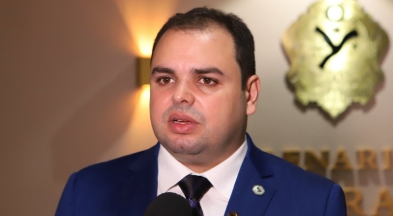 Roberto Cidade dá mau exemplo como presidente da ALEAM e está entre os 10 deputados mais faltosos