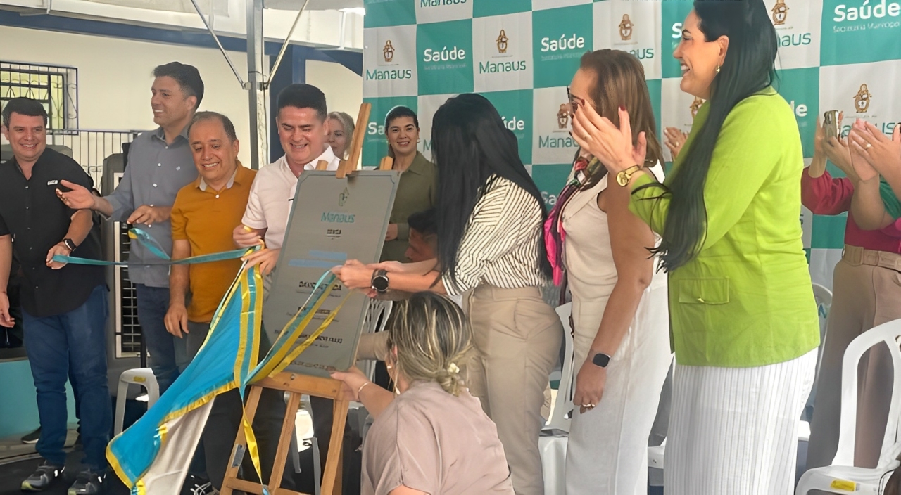 Prefeito David Almeida entrega policlínica na zona Norte de Manaus