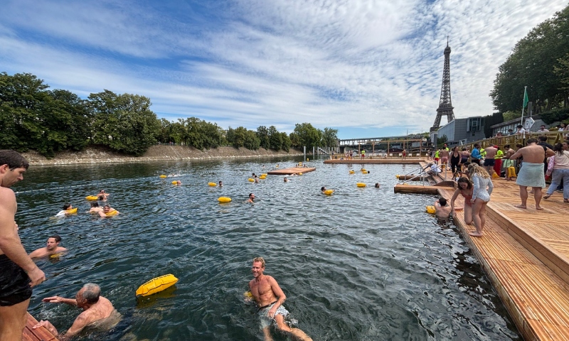 Rio Sena, em Paris, é liberado para natação pública após 102 anos; veja vídeo