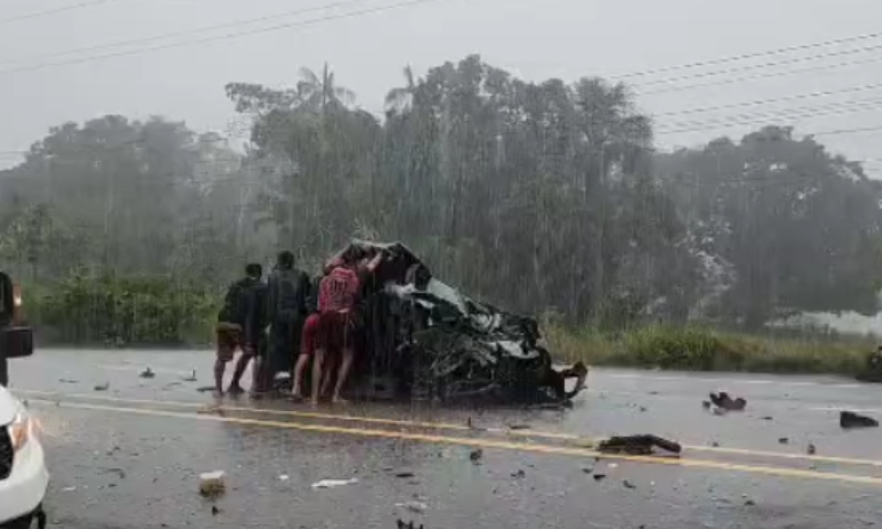 Urgente: acidente gravíssimo na AM-070 com vítima presa nas ferragens, em Manacapuru; vídeo