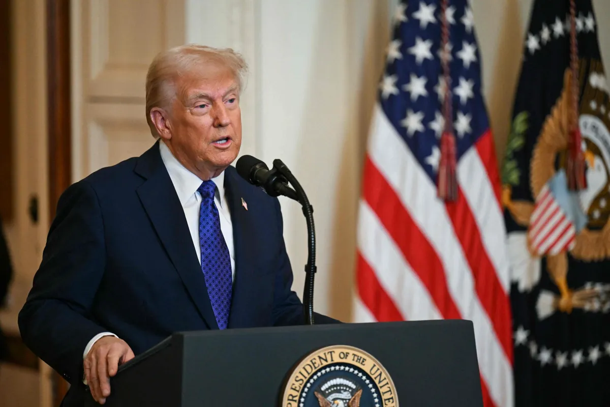 Trump promete tarifas de 10% a país que seguir políticas do Brics