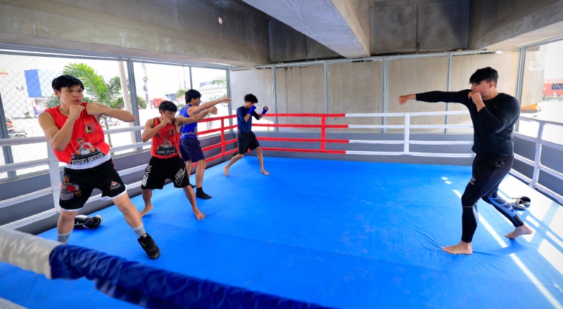 Boxe sob o viaduto Rei Pelé é gratuito e vai alavancar o nível dos atletas no Amazonas