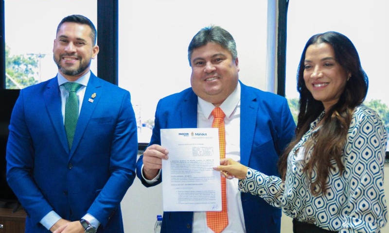 Presidente David Reis assina termo para reforçar defesa do consumidor em Manaus