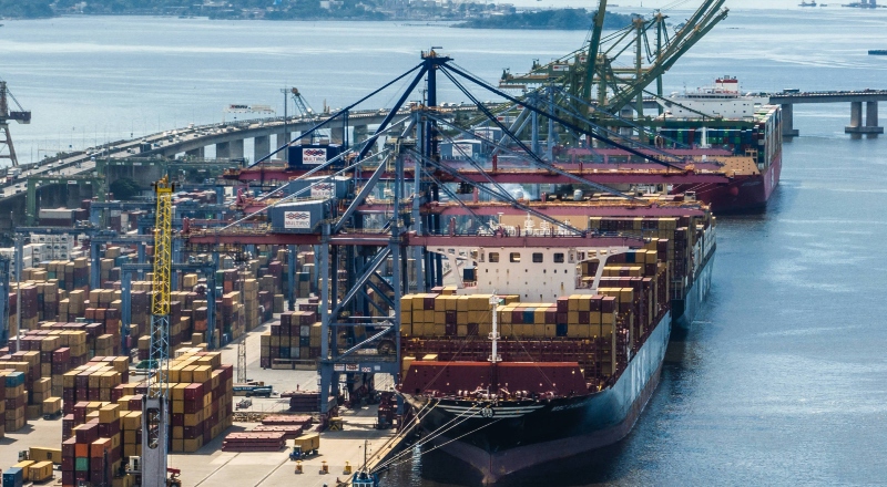 ‘Impactos severos’: empresários se preocupam com tarifaço de Trump para exportações brasileiras