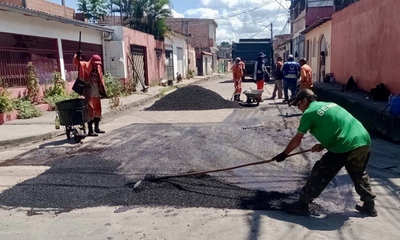 Prefeitura de Manaus realiza manutenção asfáltica no bairro Jorge Teixeira