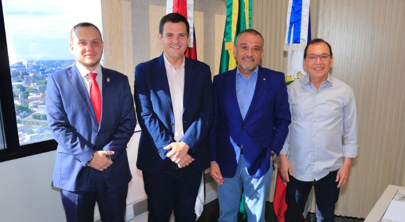 Prefeito em exercício Renato Junior visita TJ-AM e defende diálogo entre os poderes: ‘Harmonia institucional beneficia o povo’
