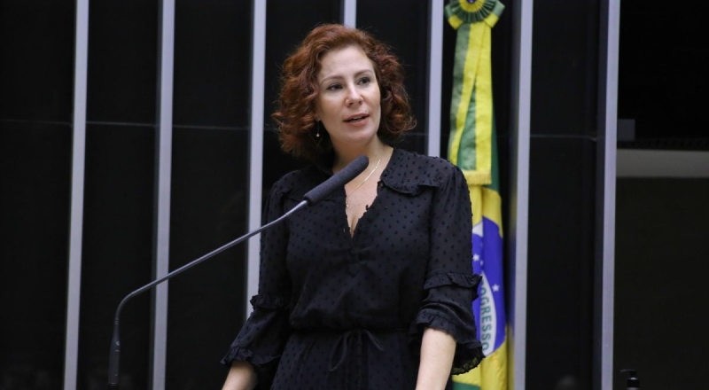 Carla Zambelli avalia disputar eleição na Itália após condenação no Brasil