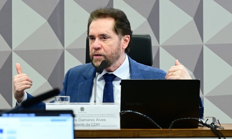 “Dinheiro do BNDES deve ser investido no Brasil”, defende senador Plínio Valério