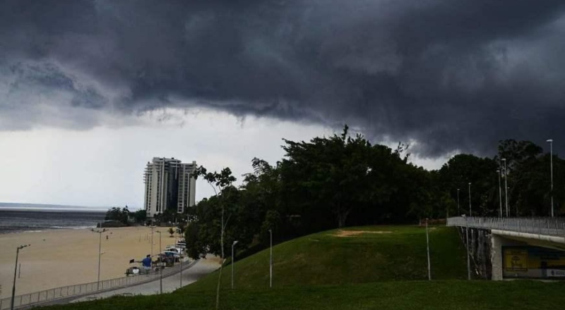 Manaus deve ter dia com raios e trovões nesta terça-feira (15), aponta Inmet