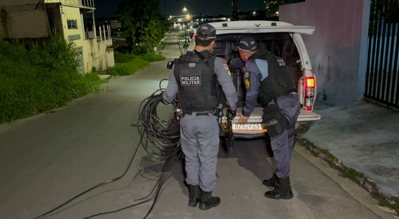 Homem leva porrada até desmaiar ao ser flagrado roubando no Novo Aleixo; veja vídeos