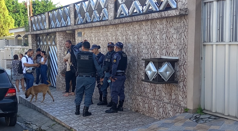Urgente: homem é executado dentro da própria casa em Manaus