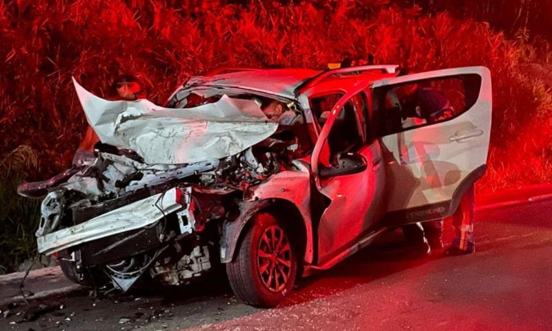 Tragédia: acidente na BR-174 deixa uma mulher morta e quatro pessoas feridas