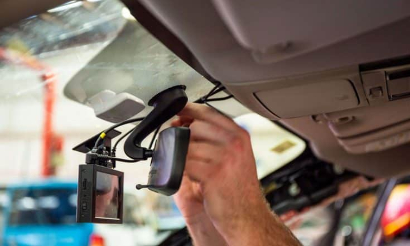 Projeto determina a instalação de câmeras de segurança em carros de aplicativo