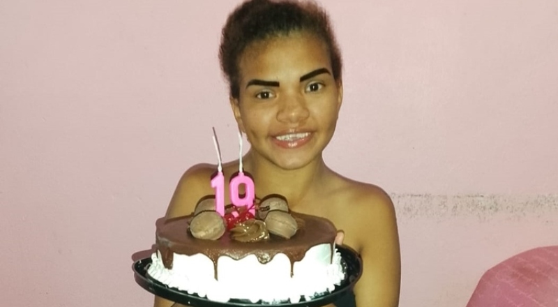 Jovem com TEA desaparece após sair de escola em Manaus e polícia pede ajuda para encontrá-la