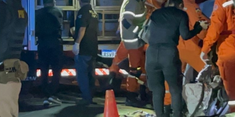 Saiba quem são as vítimas do acidente fatal entre carro e carreta que matou três pessoas nesta sexta-feira