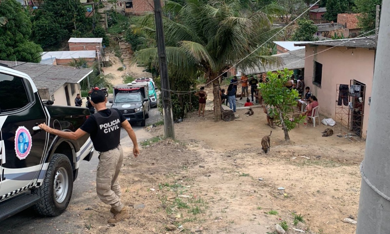 Mistério: mulher é encontrada carbonizada dentro da própria casa no Jorge Teixeira; veja vídeo