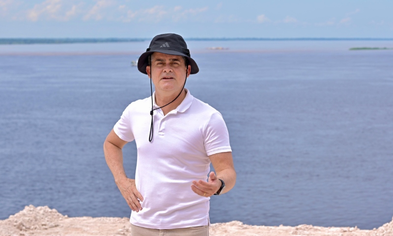 Prefeito David Almeida vistoria avanço das obras do Parque Encontro das Águas