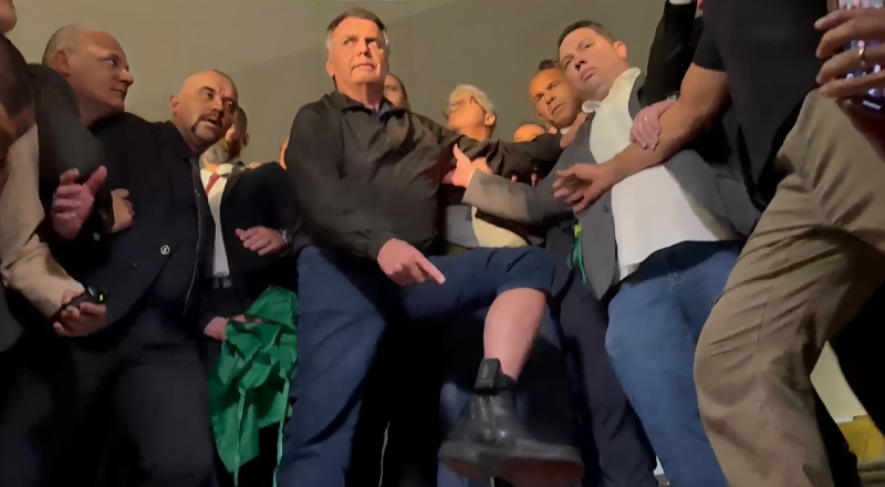 “O que vale para mim é a lei de Deus”, diz Bolsonaro ao mostrar tornozeleira eletrônica e defender sua inocência; veja vídeo