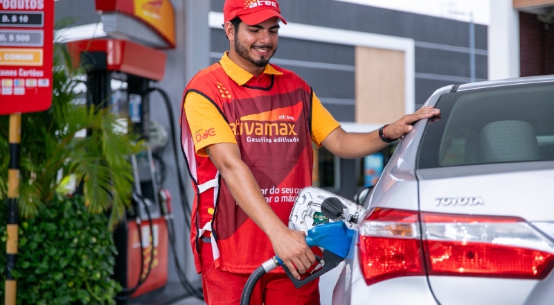 Gasolina comum ou aditivada? Especialistas explicam benefícios e mitos sobre os combustíveis