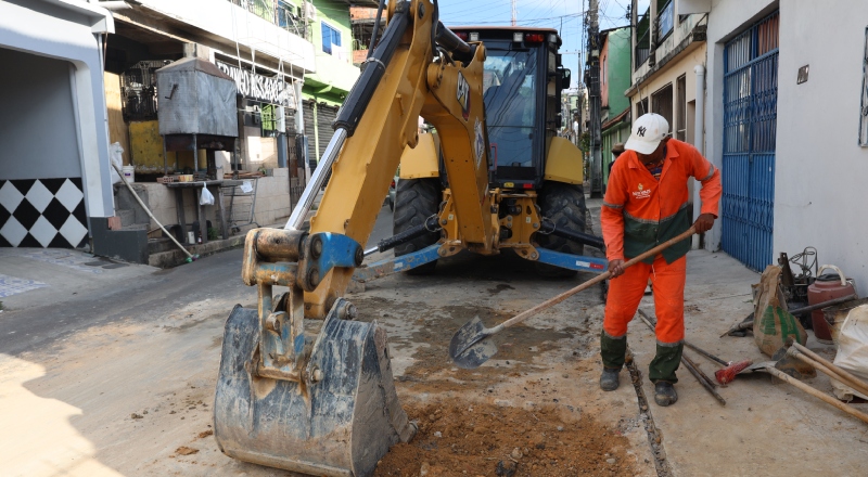 Prefeitura de Manaus realiza obra emergencial de drenagem no bairro Coroado