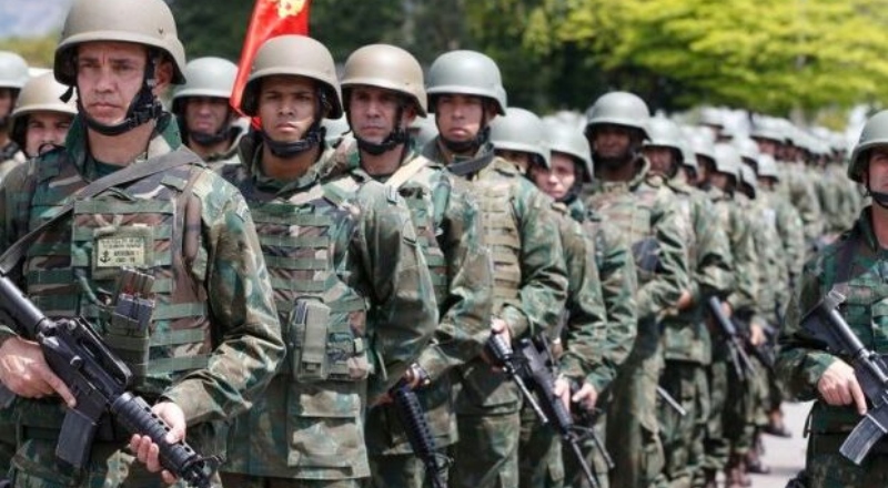 Congresso oficializa reajuste salarial para 740 mil militares das Forças Armadas