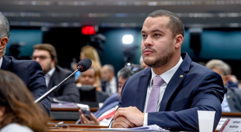 Articulação política de Adail Filho garante investimentos para Educação Infantil e Transporte Escolar no Amazonas