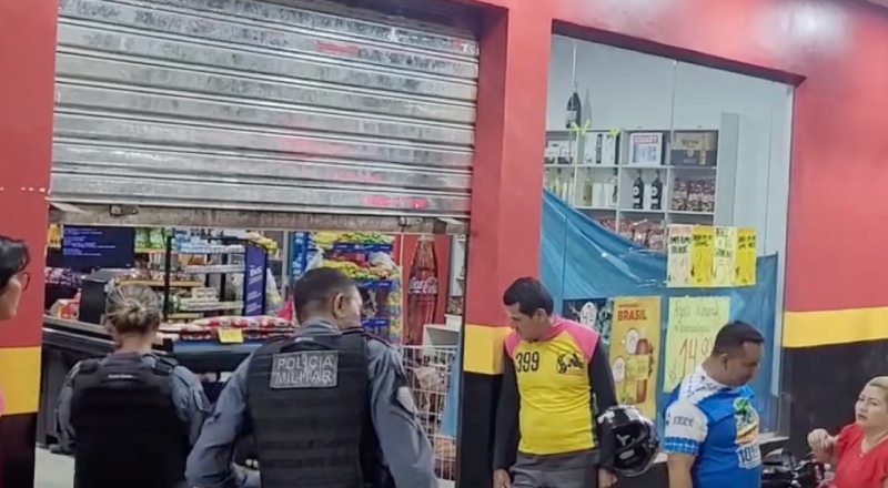 Dono de mercadinho reage a assalto, imobiliza ladrão e vira herói no AM; veja vídeo