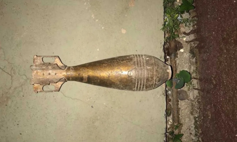 Mulher é presa tentando vender granada de morteiro por R$ 900 na internet