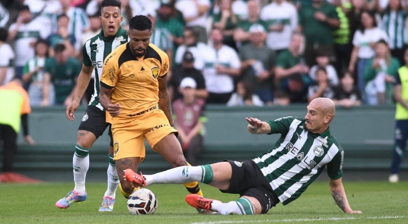 Amazonas FC empata com Coritiba e mantém a luta contra a queda na Série B