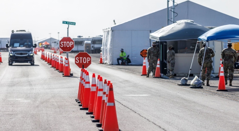 Flórida inicia voos de deportação de imigrantes ilegais em megaoperação nos Everglades