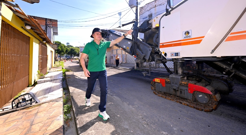 Prefeito David Almeida acompanha obras no conjunto Galiléia e anuncia avanço do asfaltamento