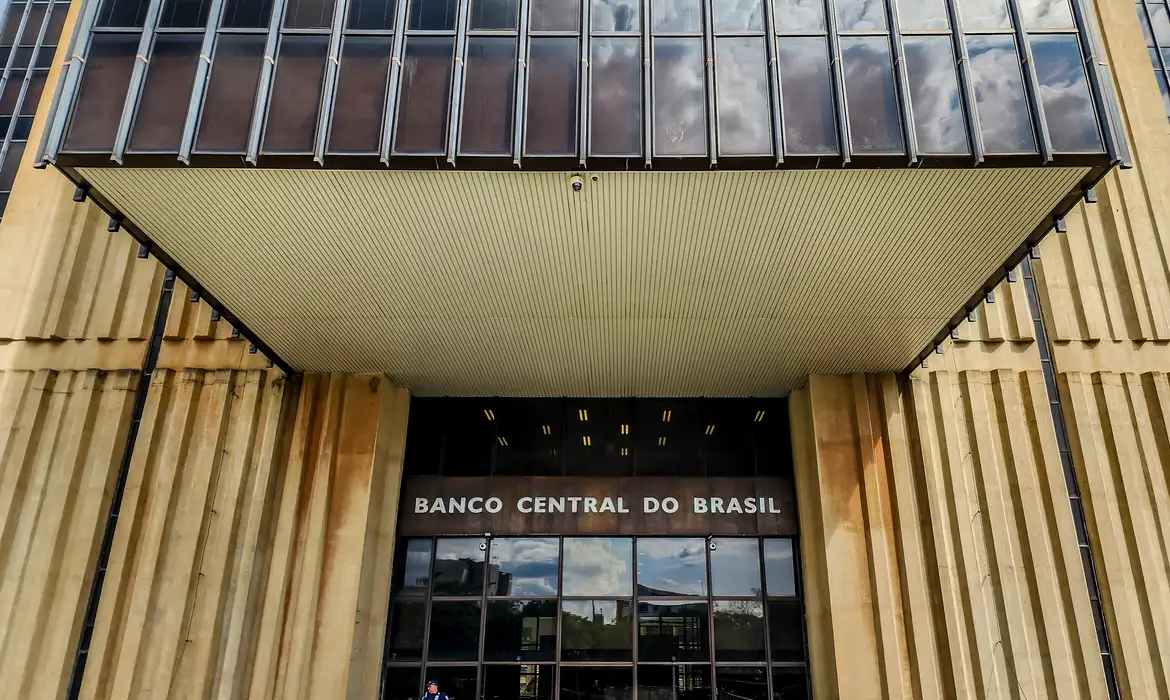 Copom decide nesta quarta-feira se pausa ciclo de alta na Taxa Selic