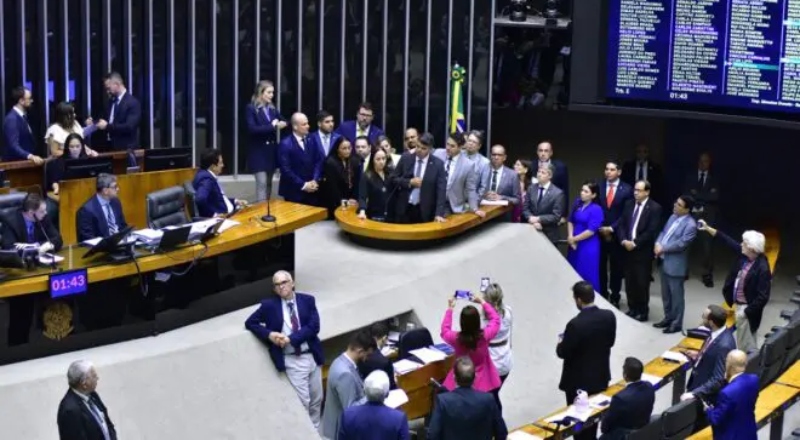 STF cassa mandatos e enfraquece bancada da direita na Câmara dos Deputados