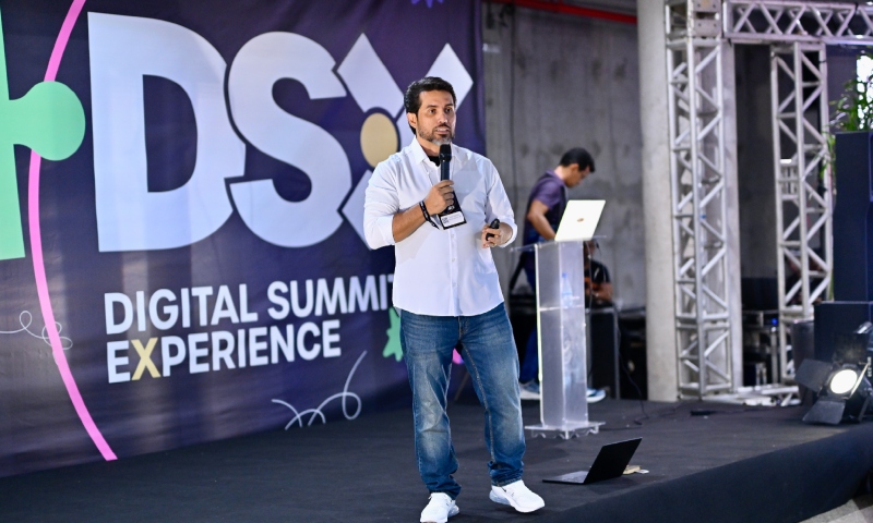 Jack Serafim reúne mais de 400 pessoas no DSX 2025 com palestra sobre marketing político sem complicação