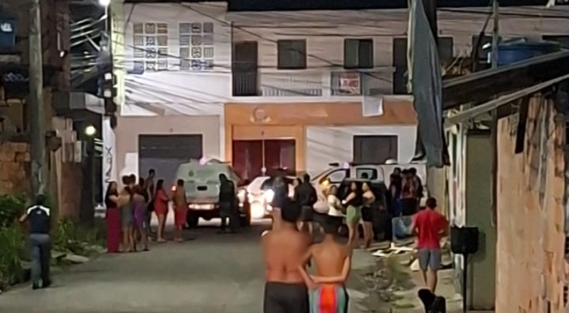 Homem é assassinado a tiros no meio da rua, no bairro Mutirão; veja