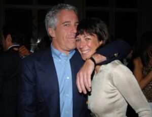 Ghislaine Maxwell é transferida de prisão na Flórida para instalação no Texas