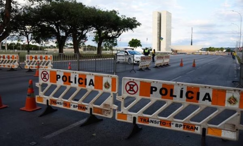 Esplanada dos Ministérios é fechada e recebe reforço policial em Brasília após prisão domiciliar de Bolsonaro; veja vídeo