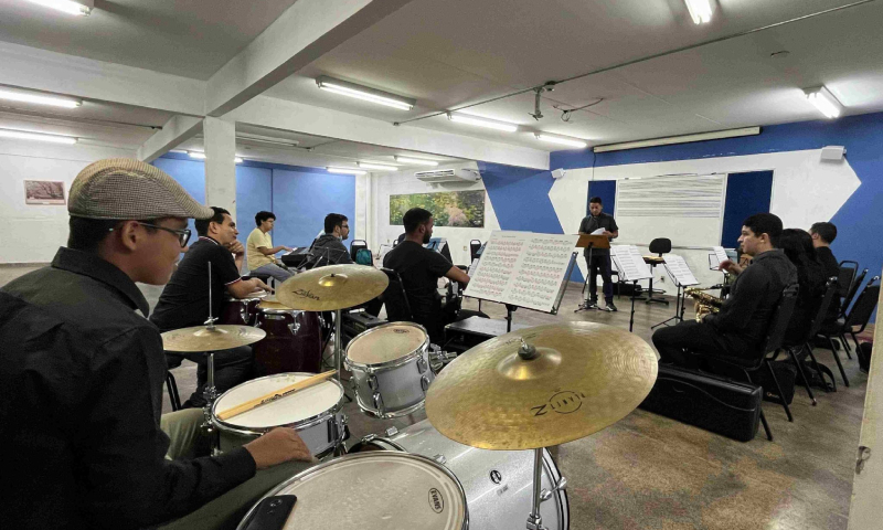 Orquestra de Repertório Popular do Liceu apresenta espetáculo “Da Bossa ao Samba”, no Teatro da Instalação