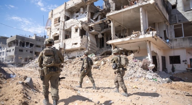 Caminhão com ajuda humanitária capota e mata 20 pessoas em Gaza; veja vídeo