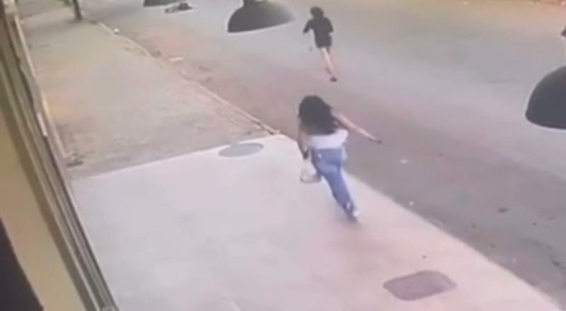 “Eu te perdoei pra isso?”: jovem é espancada e jogada de carro em movimento pelo próprio namorado; veja vídeo