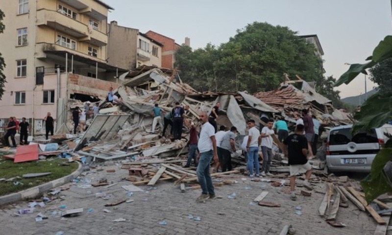 Terremoto de 6,1 graus atinge oeste da Turquia e deixa um morto