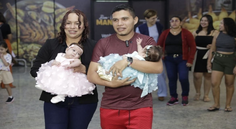 Siamesas do Amazonas separadas em cirurgia em Goiás retornam para casa após 107 dias de internação