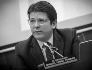 Morre Miguel Uribe, pré-candidato à presidência da Colômbia que sofreu atentado; veja vídeo