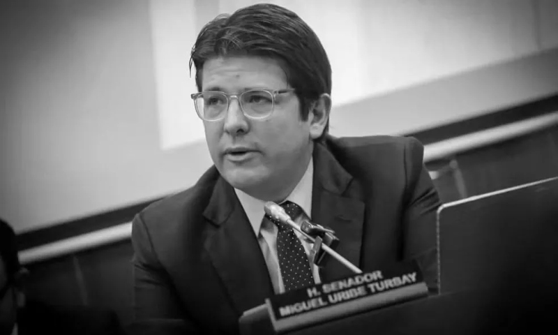 Morre Miguel Uribe, pré-candidato à presidência da Colômbia que sofreu atentado; veja vídeo