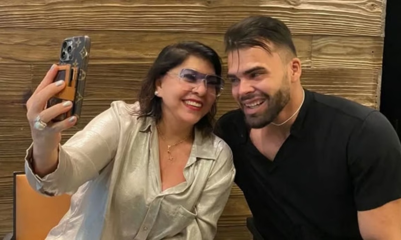 Roberta Miranda assume romance com rapaz 44 anos mais jovem