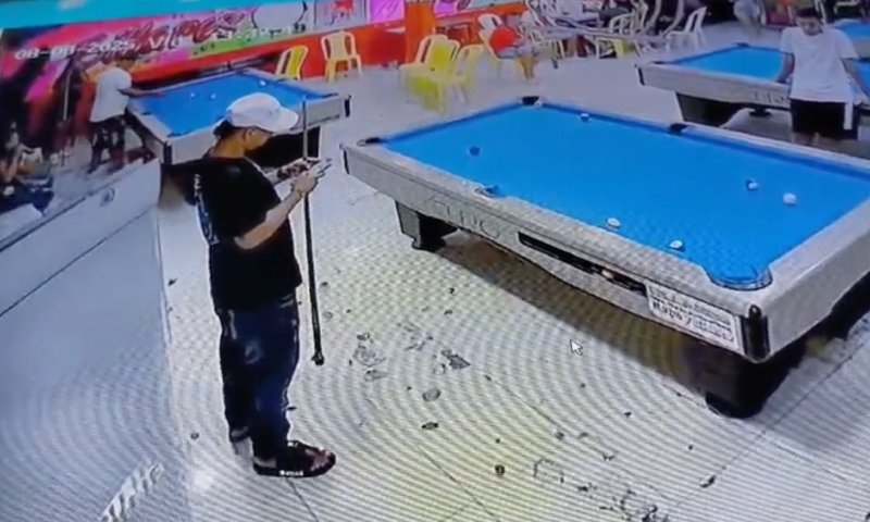 Vídeo forte mostra momento em que homem tem cabeça estourada a tiros durante partida de sinuca; veja